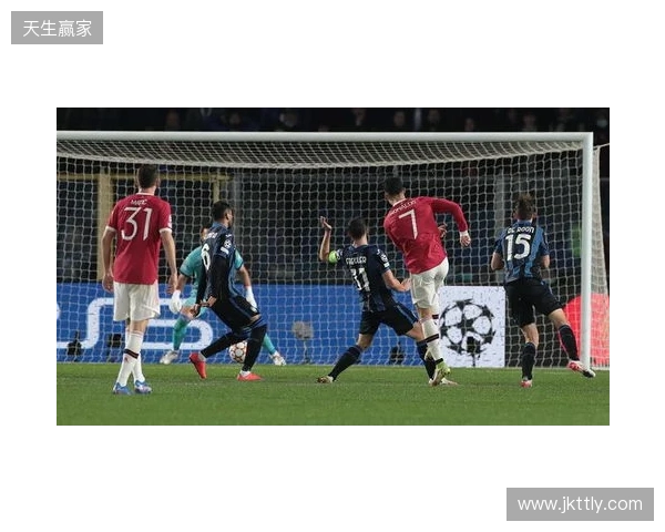 记者:因下赛季很大概率有欧冠踢,曼联想B费再至少留队1年